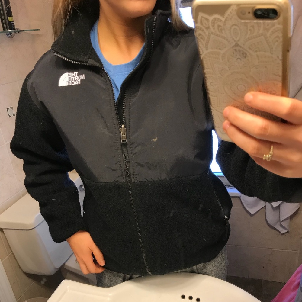 Youth Large/women’s small black north face zip up